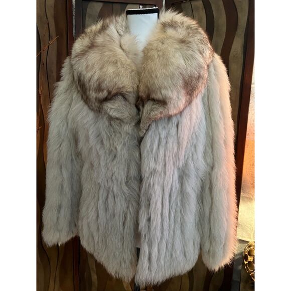 Vintage Silver Fox fur swing/cape coat with removable stole. Unsized. - Picture 2 of 15